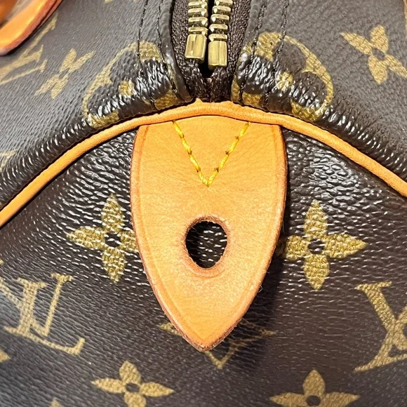 SOLD- Authentic Louis Vuitton Speedy 25 Monogram - Picture 16 of 16